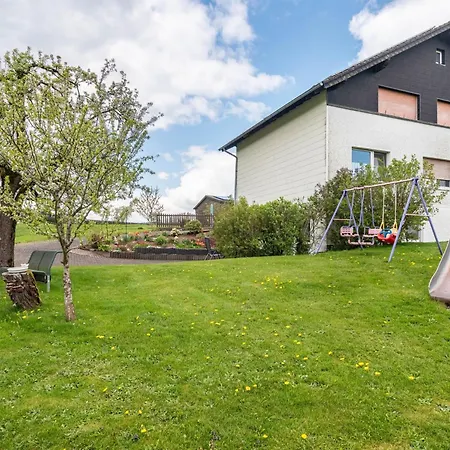 Fuer 5 Personen 65 M² アパート Weidenbach